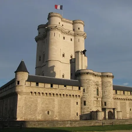 Rempart Du Chateau-sv86 Studiovincennes *
